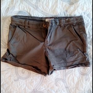 Khaki shorts 🏜️